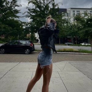 Levi’s distressed shorts with butt rip! Great quality, too small for me now ):